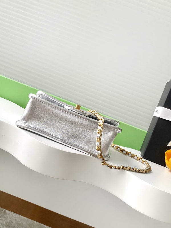 CC 25C Flap Bag 19cm Silver Metalic Quilted Lambskin