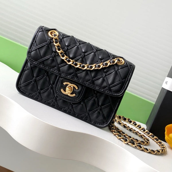 CC 25C Flap Bag 19cm Black Quilted Lambskin
