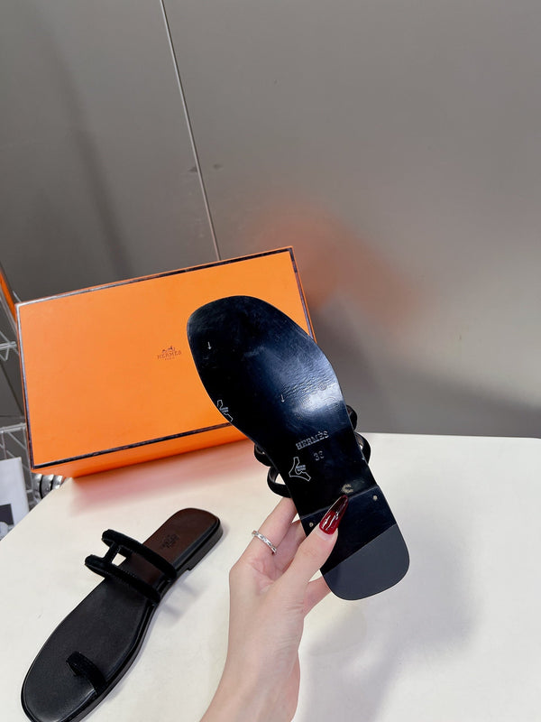 Sandali Georgia in pelle scamosciata nera e vitello nero