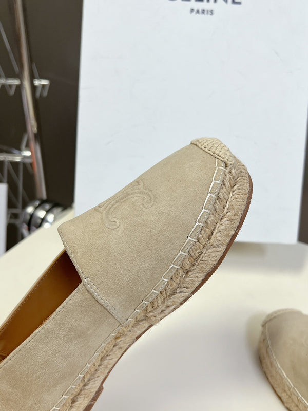 LOAFER IN OAT TAN SUEDE AND WOVEN RAFFIA