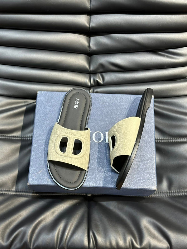 CD D-CLUB SLIDE SLIPPER LIGHT IVORY GRAINED CALFSKIN