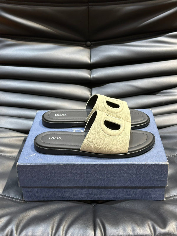 CD D-CLUB SLIDE SLIPPER LIGHT IVORY GRAINED CALFSKIN