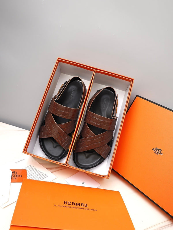 HM ELECTRIC CROCODILE MOTIF SANDAL SYRUP CALFSKIN