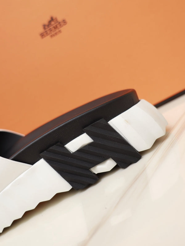 HM INFRA SANDAL WHITE AND BLACK LAMBSKIN