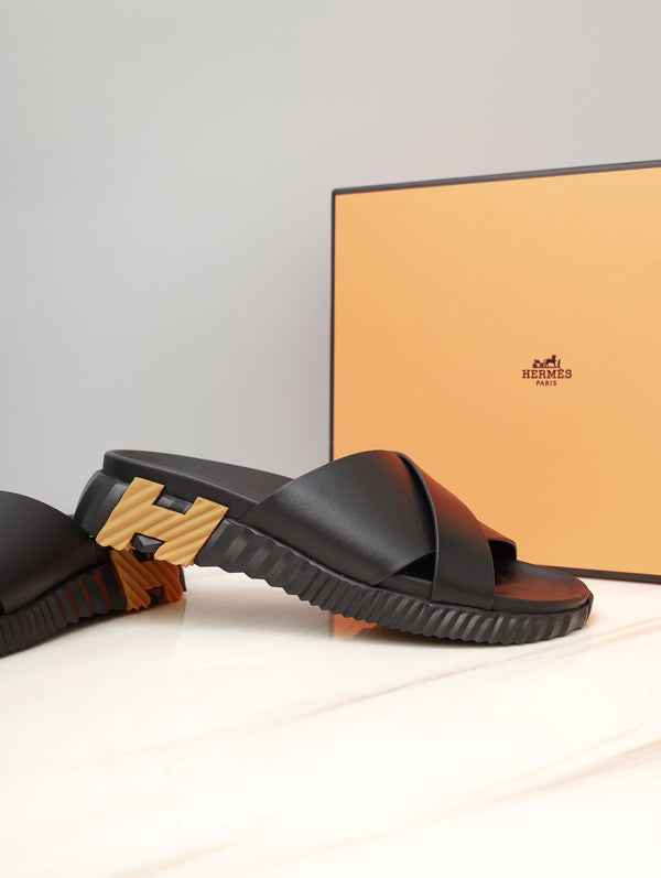 HM INFRA SANDAL BLACK LAMBSKIN