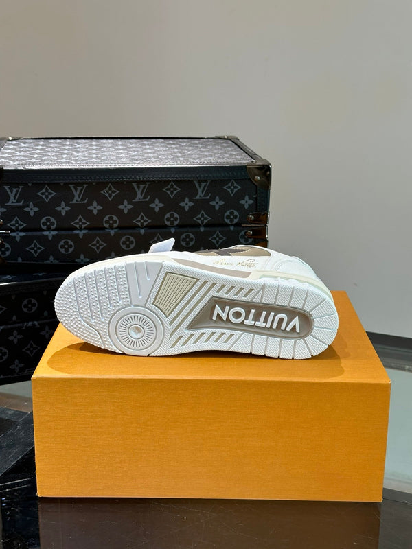 LV TRAINER SNEAKERS IN WHITE CALFSKIN AND CAMEL BROWN SUEDE