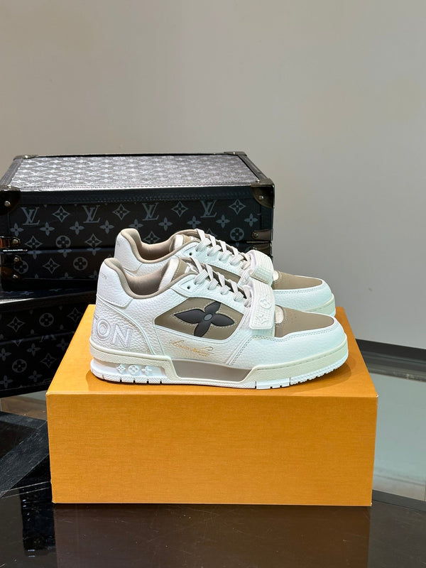 LV TRAINER SNEAKERS IN WHITE CALFSKIN AND CAMEL BROWN SUEDE
