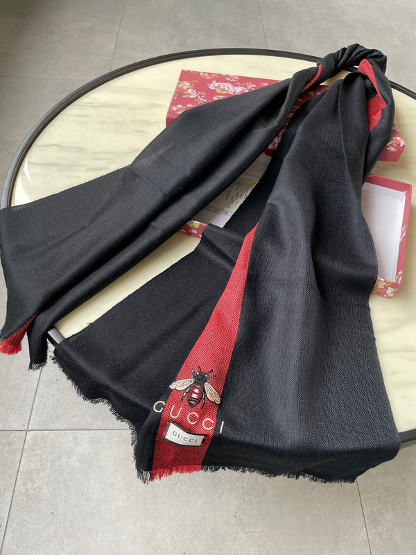 SCIARPA 200 CM IN CASHMERE MISTO NERO ROSSO CON APE RICAMATA 407516