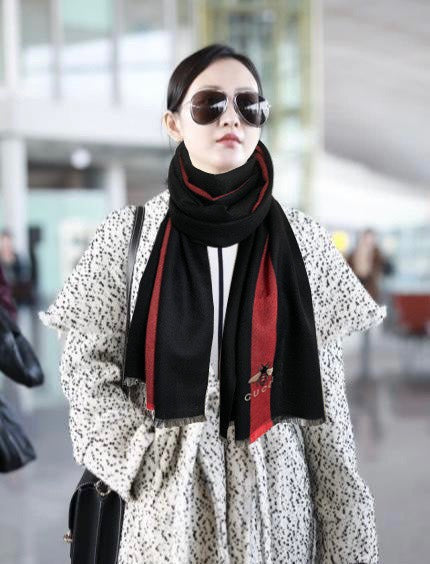 SCIARPA 200 CM IN CASHMERE MISTO NERO ROSSO CON APE RICAMATA 407516