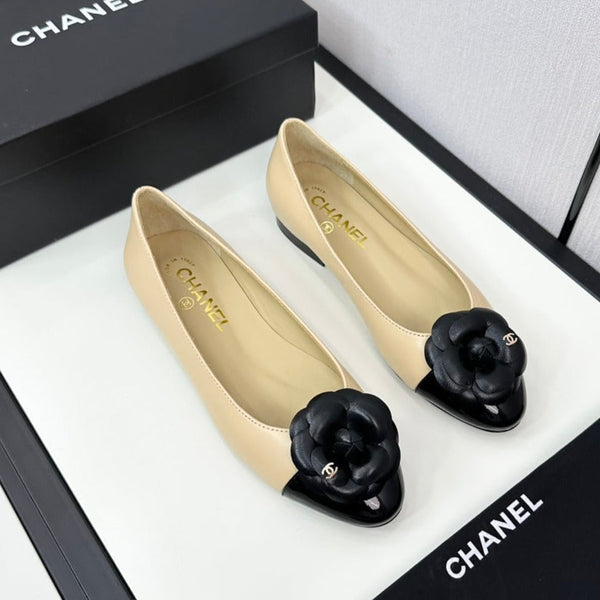 ballet flat flower beige calfskin black patent calfskin