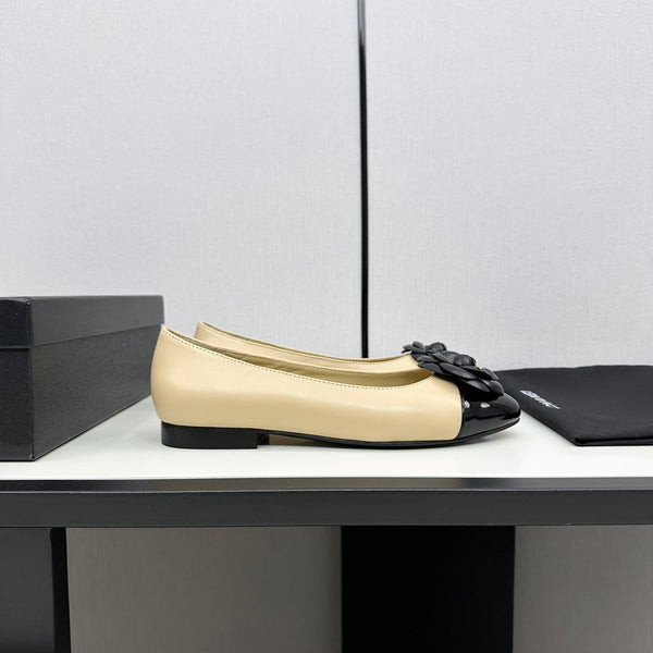 ballet flat flower beige calfskin black patent calfskin