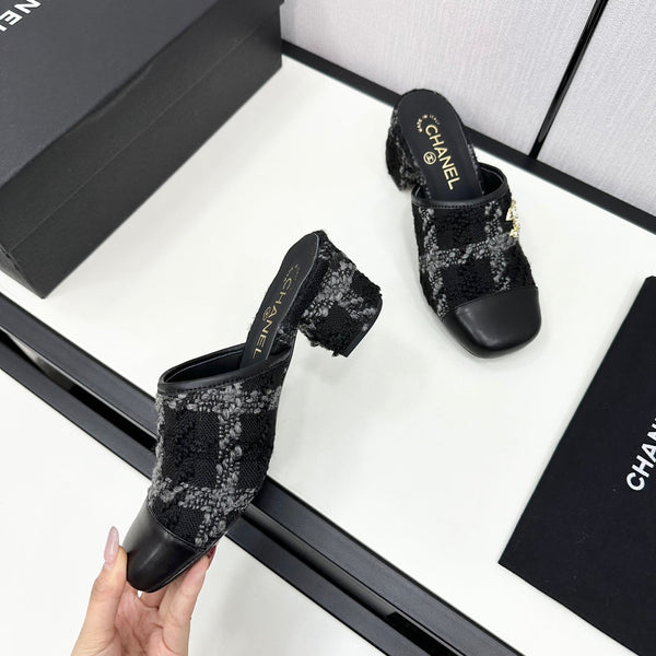 CC HIGH MULE IN BLACK WOOL TWEED AND CALFSKIN GOLD HARDWARE