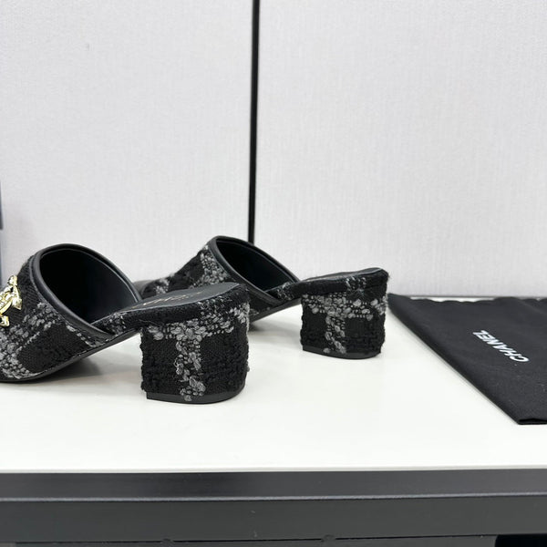 CC HIGH MULE IN BLACK WOOL TWEED AND CALFSKIN GOLD HARDWARE