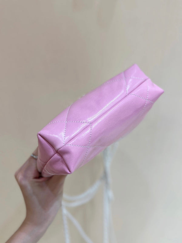 borsa hobo mini cc22 20 cm in pelle di agnello rosa e bianca, finiture in argento