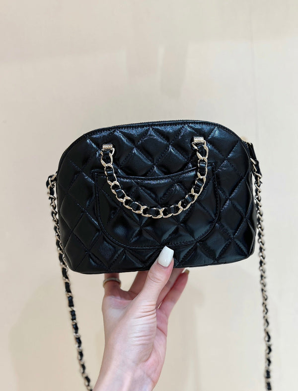 CC 24B AS5130 Small Shell Bag 20cm Black Polished Lambskin