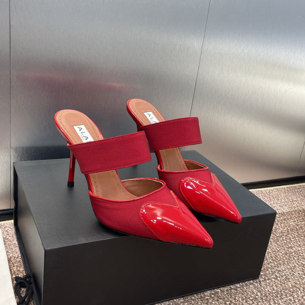 mulo alaia 90 in pelle di vitello verniciata a cuore in grosgrain rosso