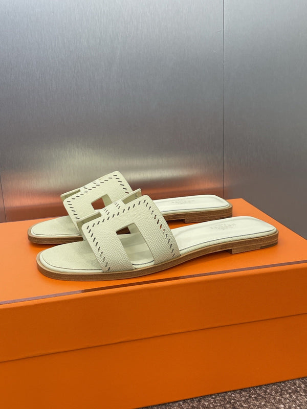 HM 25 Oran Sandal Cream Perforate Epsom Leather