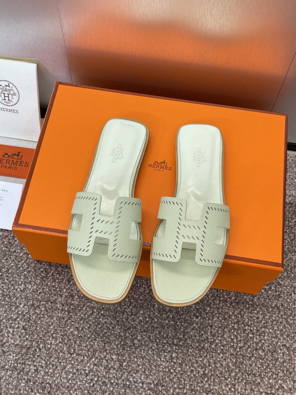 HM 25 Oran Sandal Cream Perforate Epsom Leather