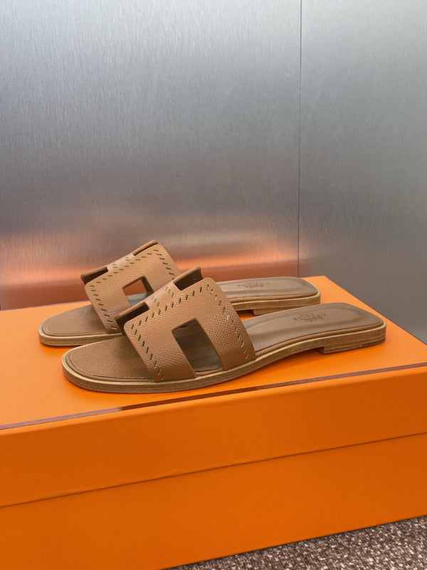 HM 25 Oran Sandal Gold Perforate Epsom Leather