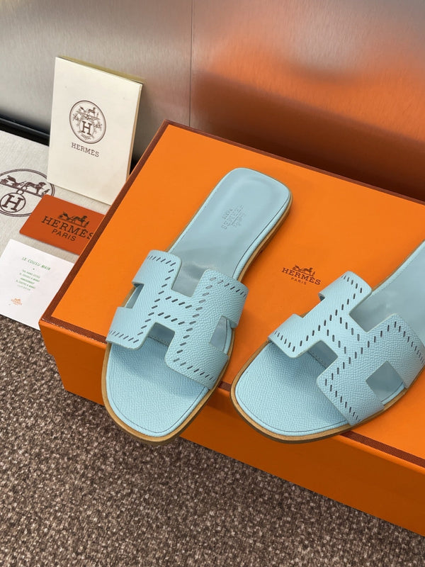 HM 25 Oran Sandal Cloud Blue Perforate Epsom Leather