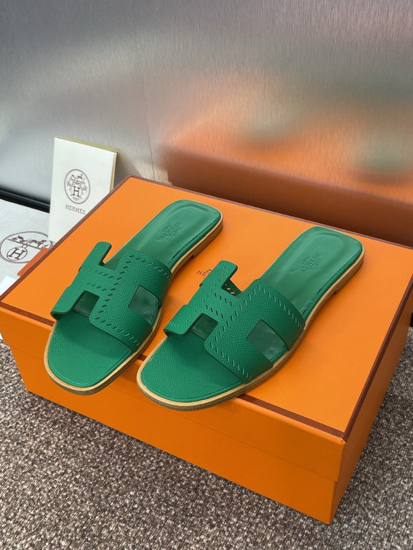 HM 25 Oran Sandal Dark Green Perforate Epsom Leather