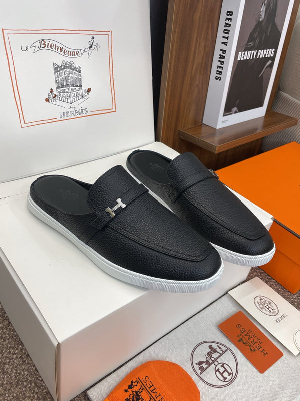 HM OZ Mule Black Calfskin 372938