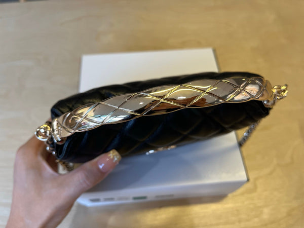 CC Handle Vintage Bag 19cm Black Caviar 277778 GHW