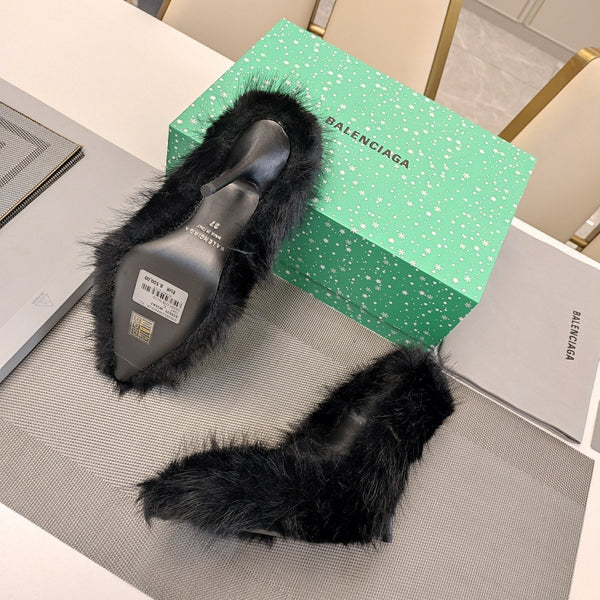 FURRY PUMPS 90MM IN BLACK FOX FUR