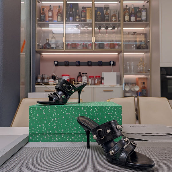 STRAPPY HIGH-HEELED SANDALS IN BLACK STUDDED WAX-OIL SHEEPSKIN