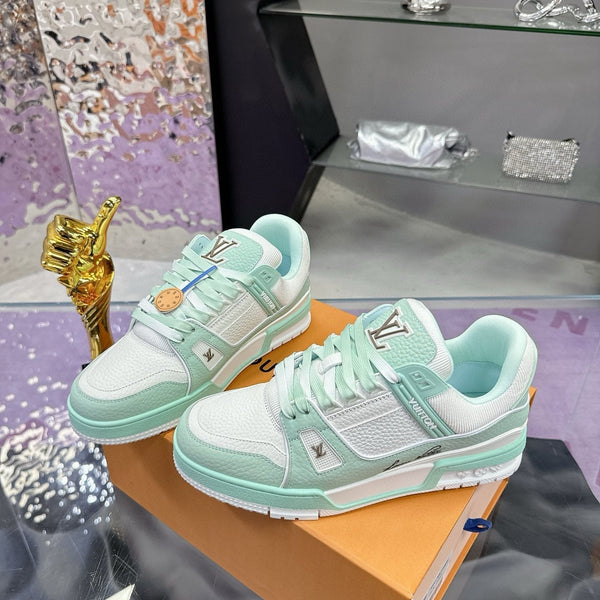 Sneaker LV Trainer in pelle di vacchetta verde smeraldo