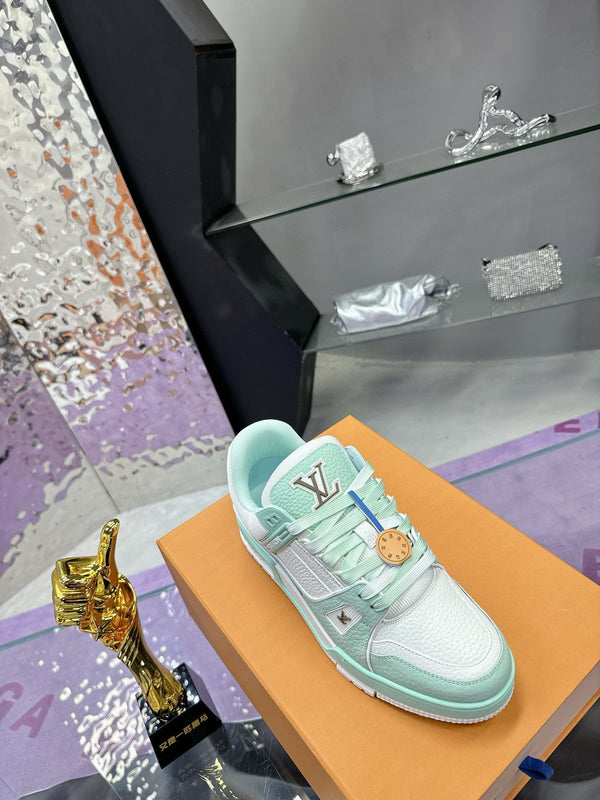 Sneaker LV Trainer in pelle di vacchetta verde smeraldo