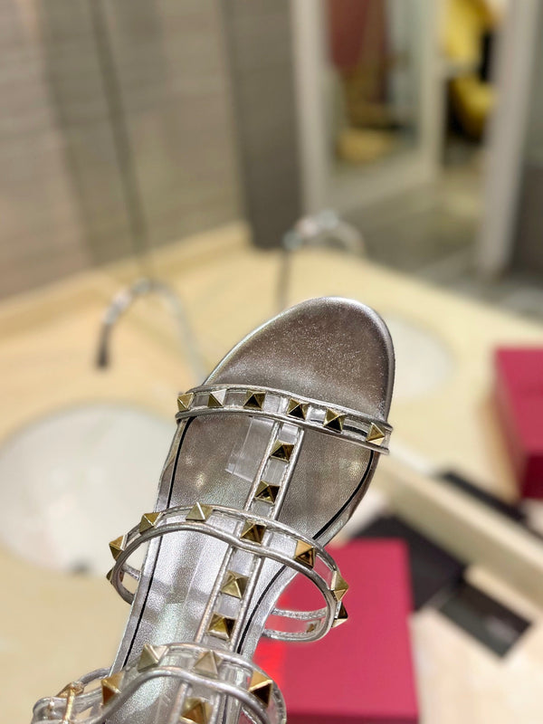 ROCKSTUD SANDAL WITH STRAP IN SILVER CALFSKIN 60 MM