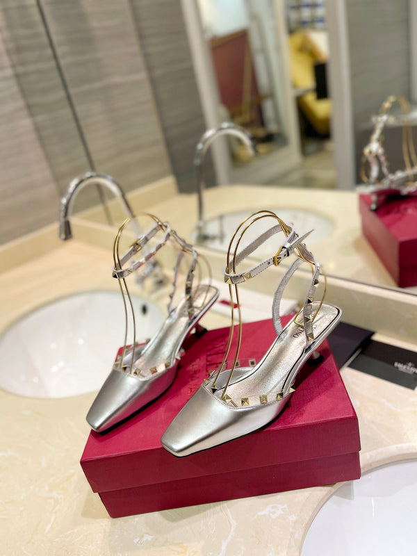 ROCKSTUD SLINGBACK IN SILVER CALFSKIN 50MM