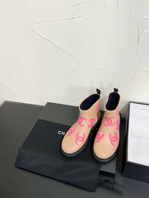 CC Rain boots In Beige With Pink Logo Natural Rubber 949792
