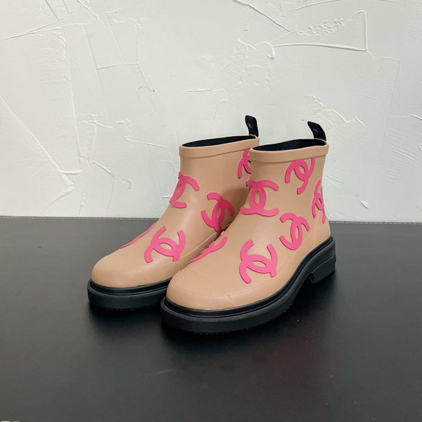 CC Rain boots In Beige With Pink Logo Natural Rubber 949792