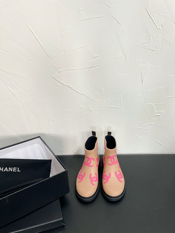 CC Rain boots In Beige With Pink Logo Natural Rubber 949792