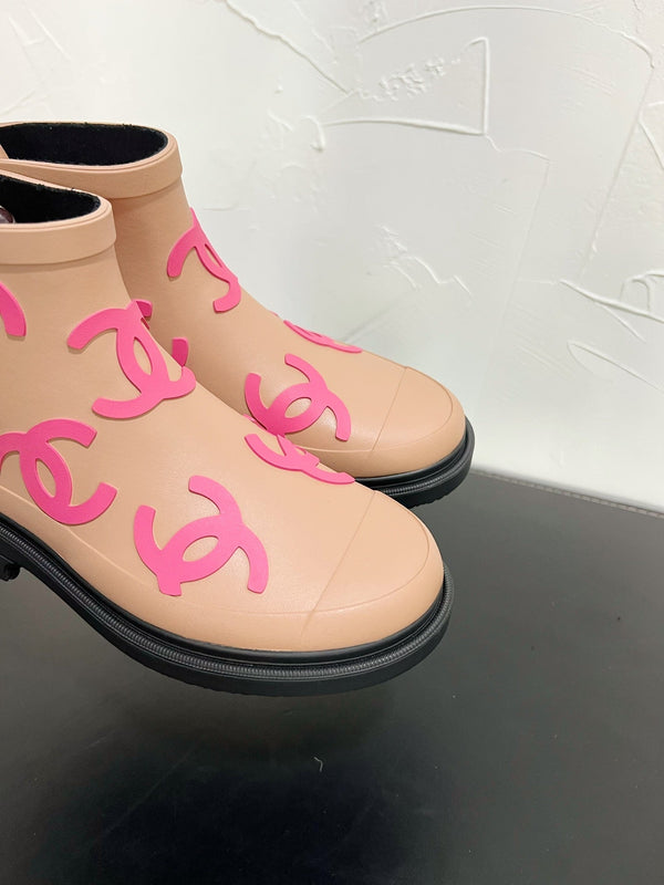 CC Rain boots In Beige With Pink Logo Natural Rubber 949792