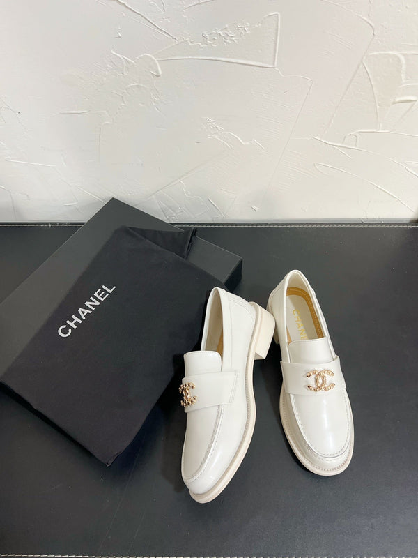 CC Moccasins Glossy White Calfskin 949656