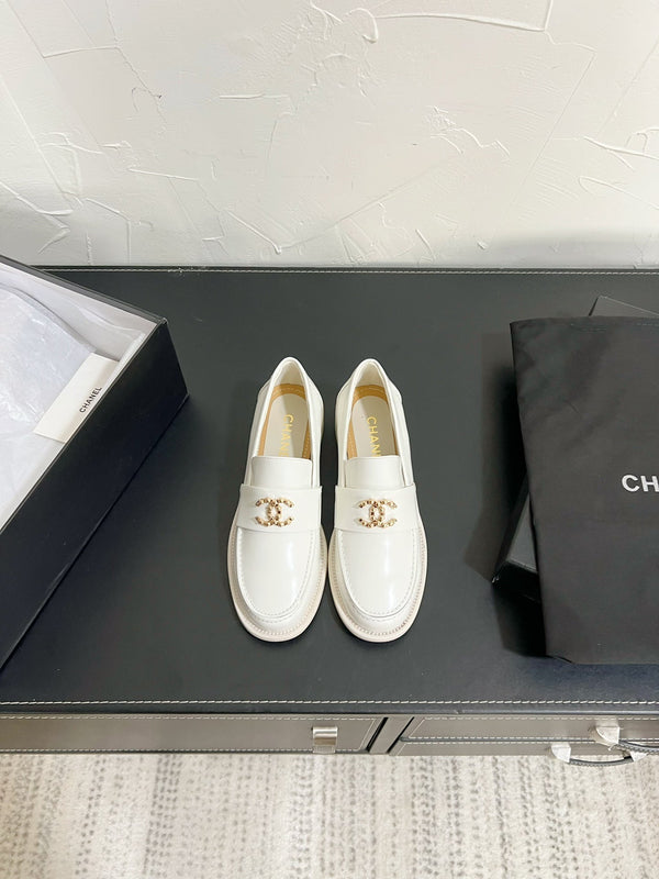 CC Moccasins Glossy White Calfskin 949656