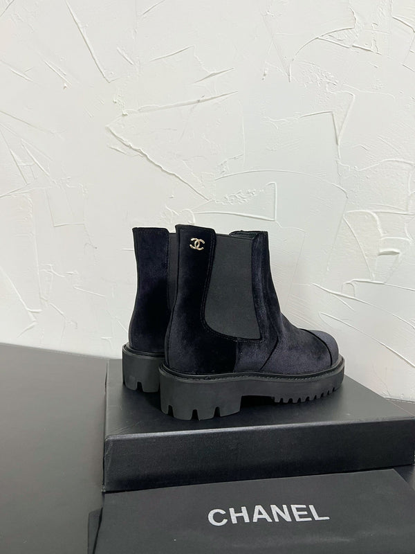 CC Chelsea Ankle Boots In Black Velvet 949686