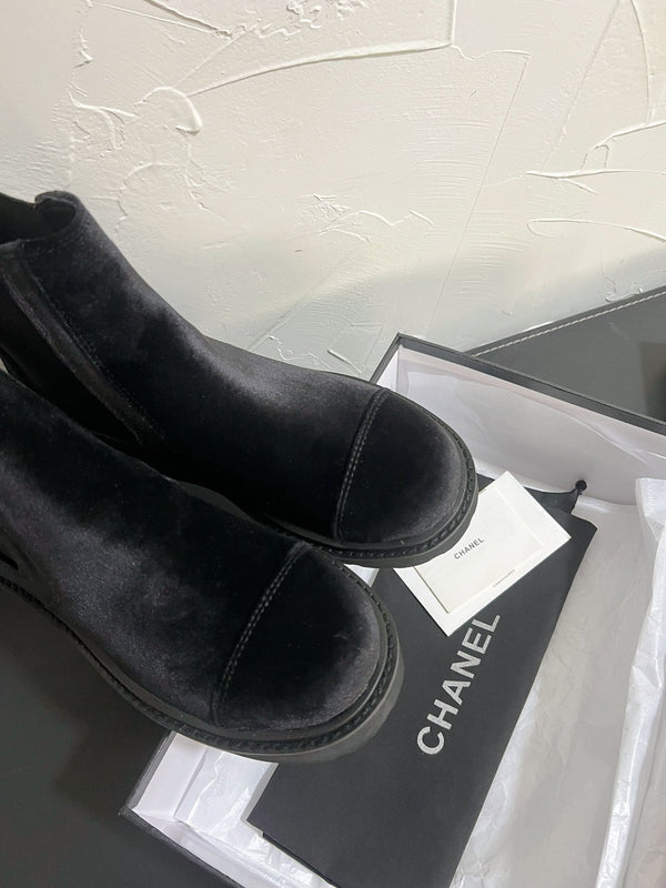 CC Chelsea Ankle Boots In Black Velvet 949686