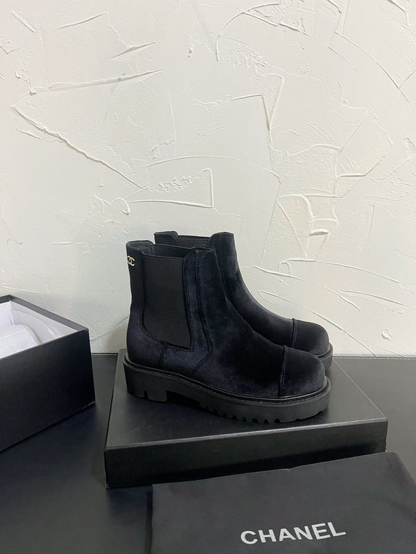 CC Chelsea Ankle Boots In Black Velvet 949686
