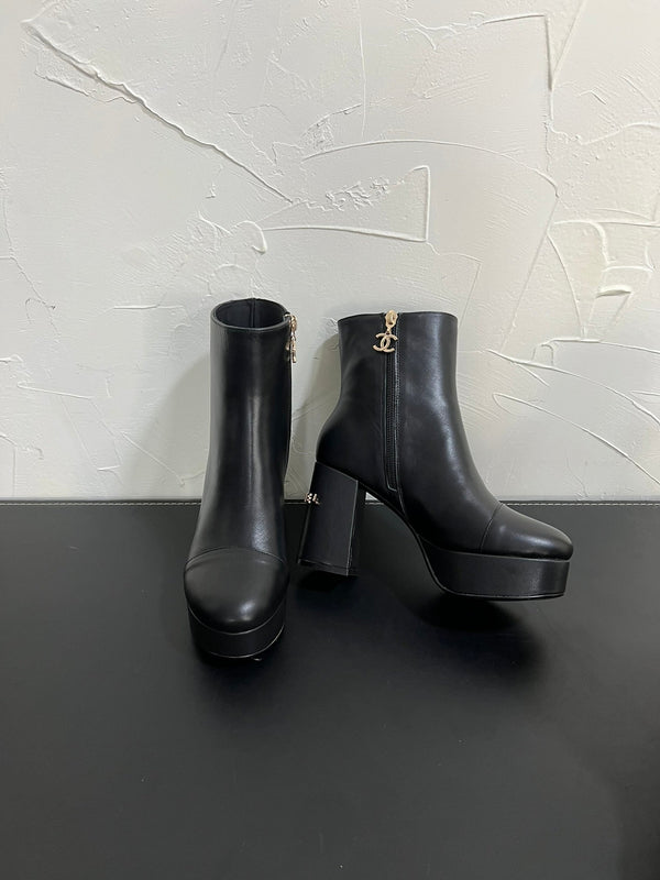 CC Short Boots 95mm In BLack Plain Lambskin 949658
