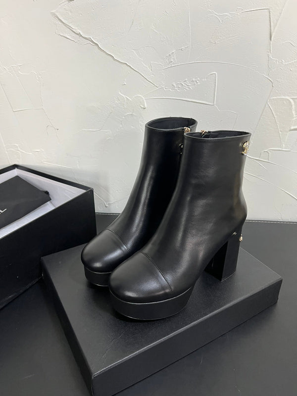 CC Short Boots 95mm In BLack Plain Lambskin 949658