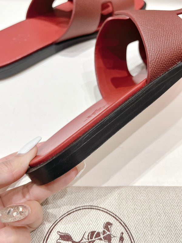 SANDALO IZMIR IN PELLE DI AGNELLO RUBINO