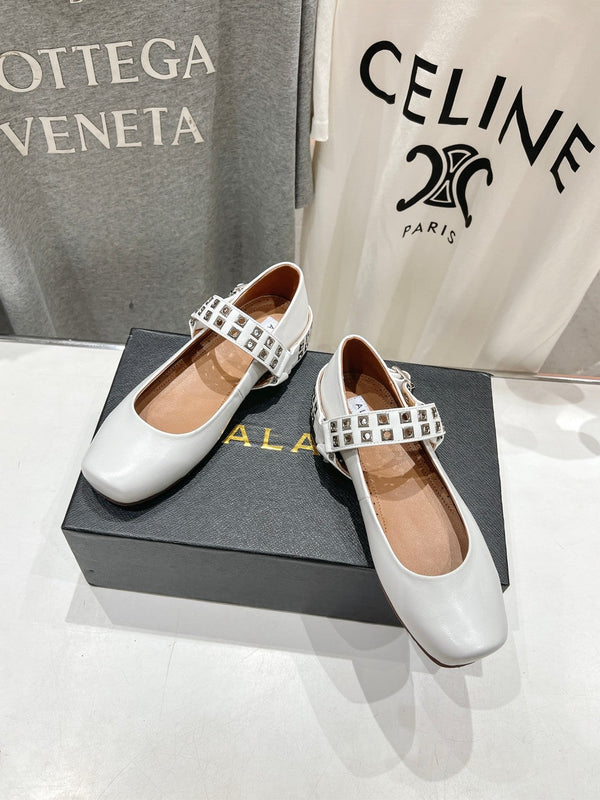 Alaila Biker Ballet Flats In White Cowhide 911438