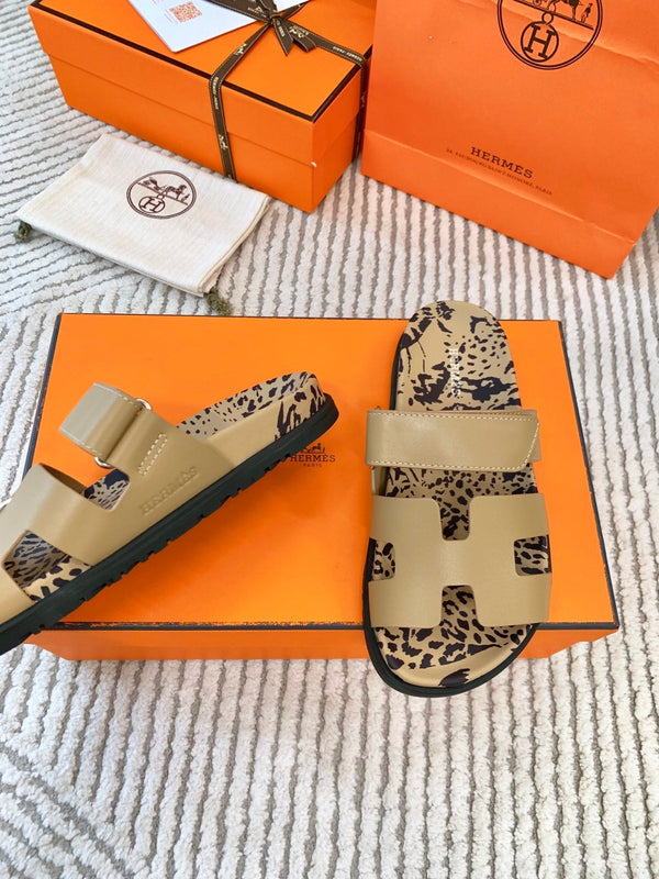 HM Chypre Sandal Dark Beige With Black Pattern Cowhide 963202