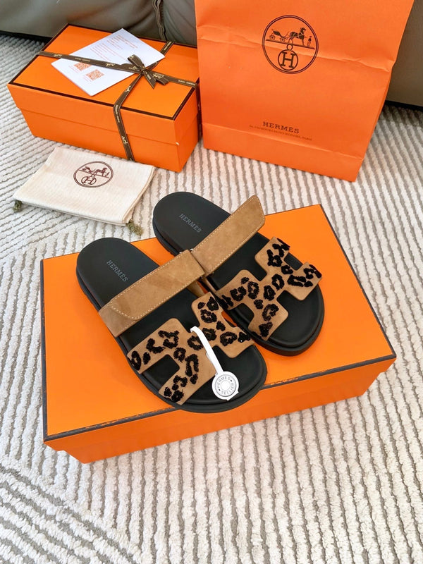 Sandalo HM Chypre in pelle scamosciata marrone fumé nera 963208