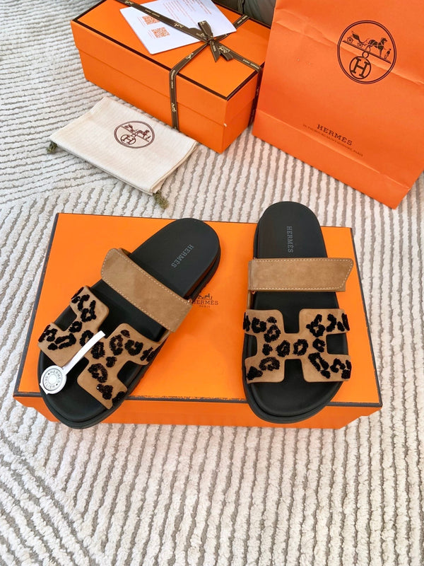 Sandalo HM Chypre in pelle scamosciata marrone fumé nera 963208