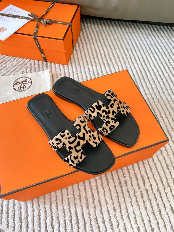 HM Oran Sandal Beige With Black Pattern Calfskin  963189